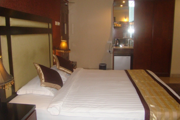 Hotel Gateway Grandeur Christianbasti (Guwahati )